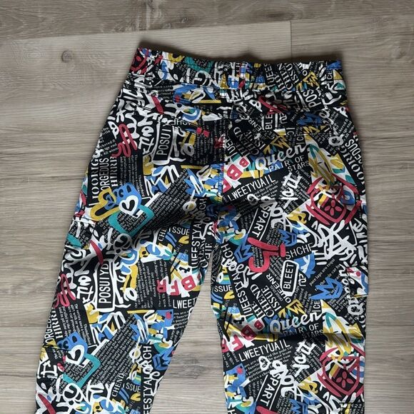 V.I.P. Graffiti Graphic Joggers Pants Size 11, Retro Throwback - Picture 5 of 6